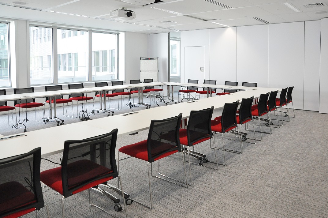 Główna galeria - Krzesło konferencyjne LINE Nowy Styl - Majencia (3)