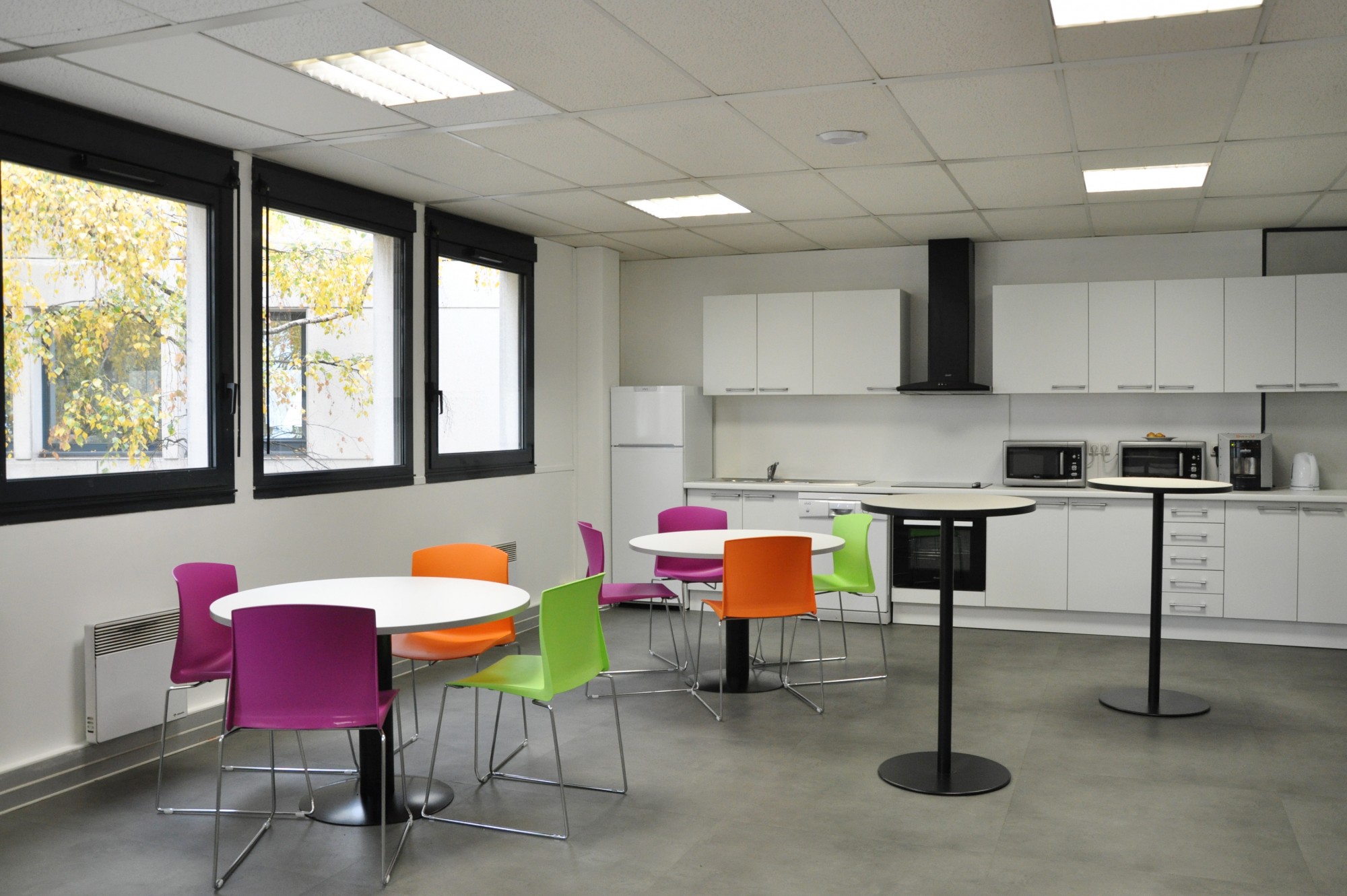 Główna galeria - Krzesło konferencyjne SILLA Nowy Styl - Majencia Brąz (4)