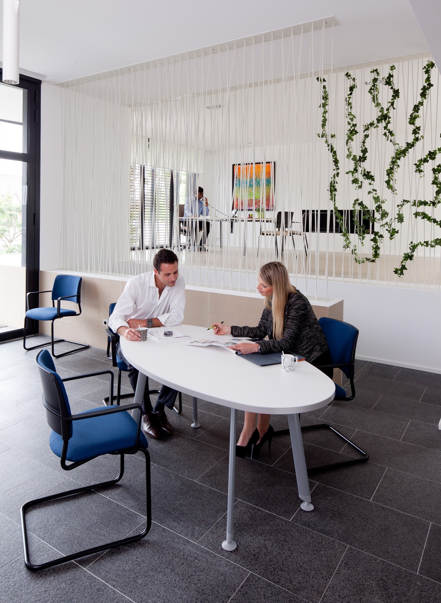 Główna galeria - Krzesło konferencyjne SOYA Nowy Styl - Majencia FIOLETOWE PŁOZA (4)