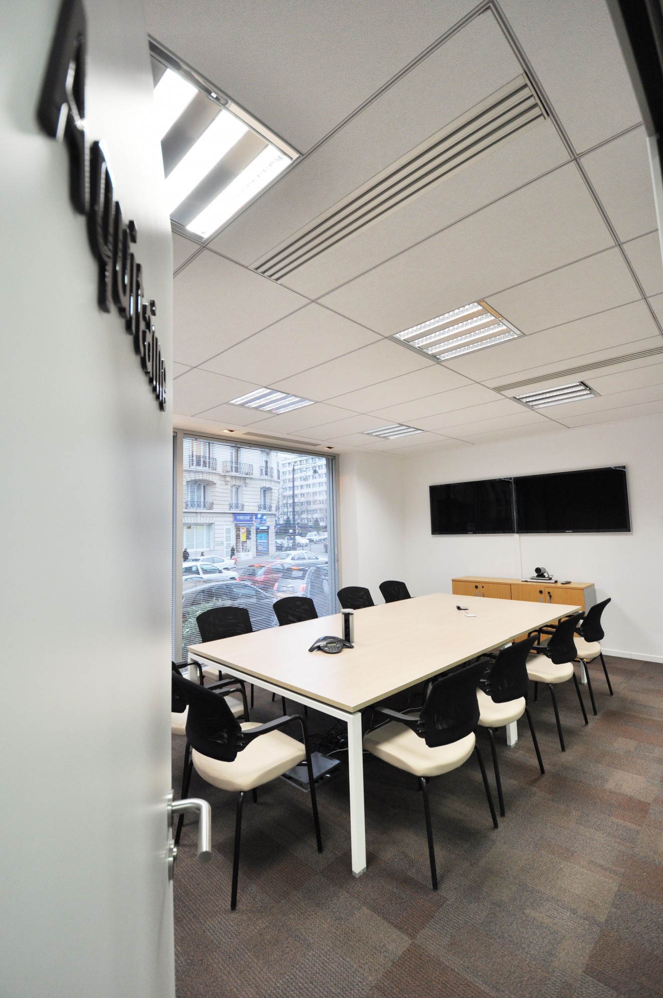 Główna galeria - Krzesło konferencyjne WIKIDO Nowy Styl - Majencia Czarne (5)