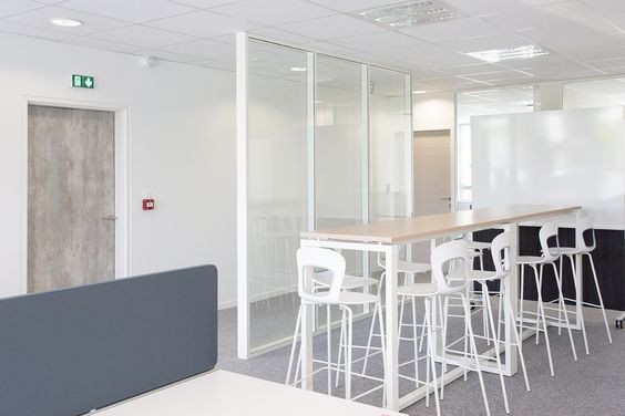 Główna galeria - Krzesło barowe / HOKER BLOG 78 firmy GABER - Made in ITALY - Biały z szarym obramowaniem (2)