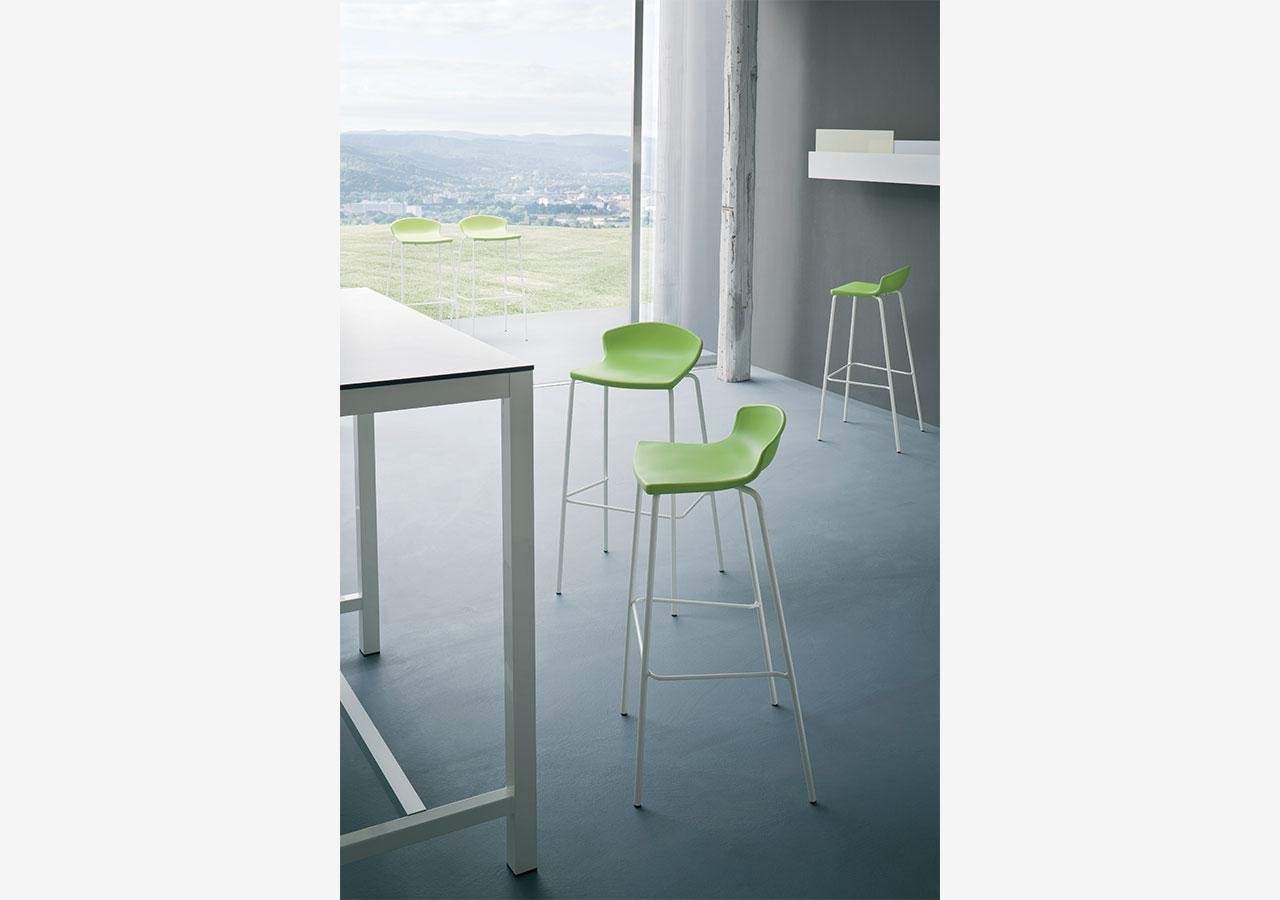 Krzesło barowe / HOKER EASY H67 firmy GABER - Made in ITALY - Ciemno Niebieskie