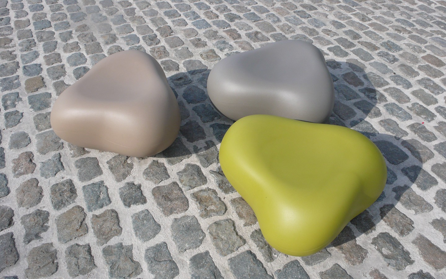 Główna galeria - PUFA z polietylenu FEEK PEBBLE - Grafitowa (3)