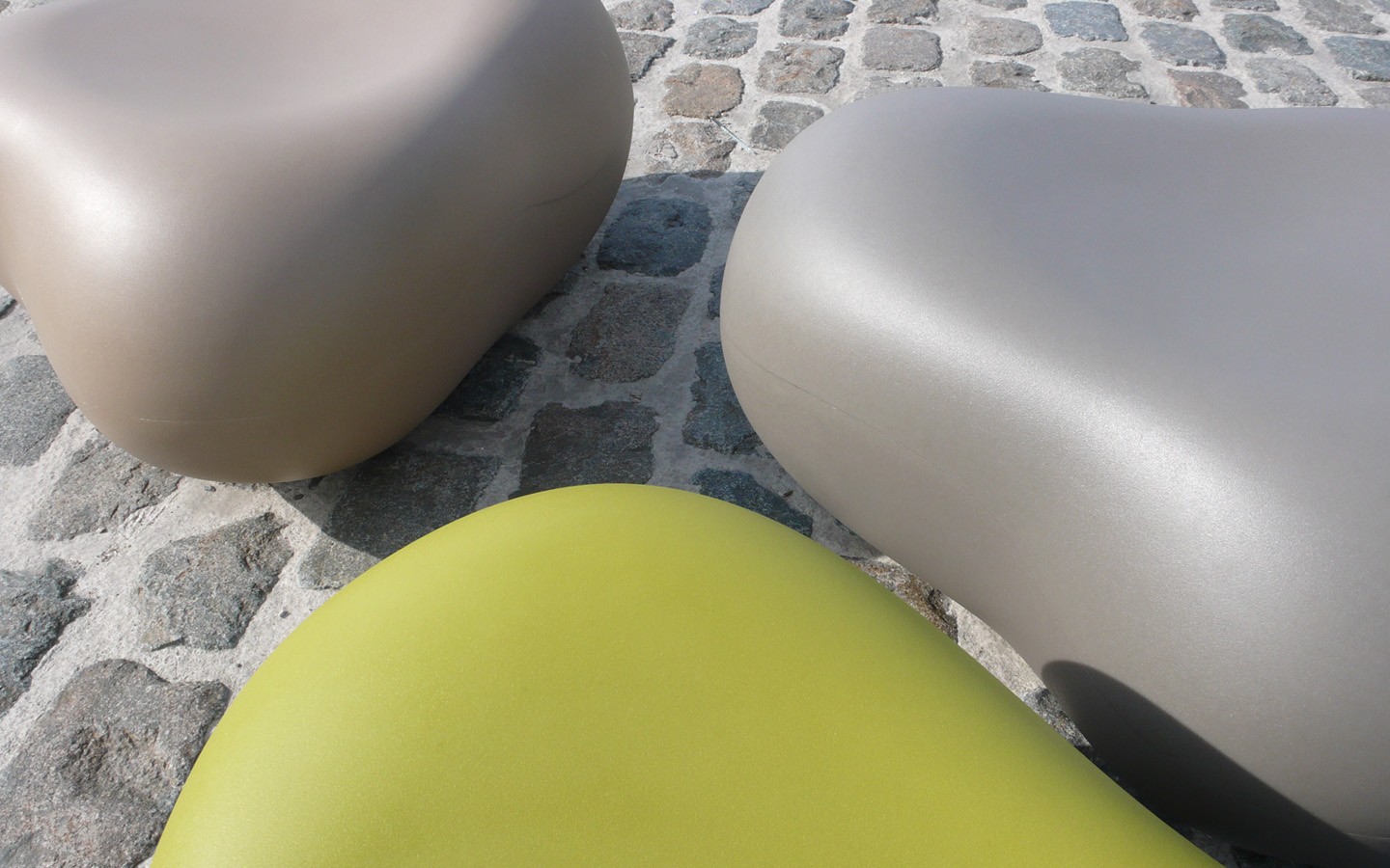 Główna galeria - PUFA z polietylenu FEEK PEBBLE - Grafitowa (4)