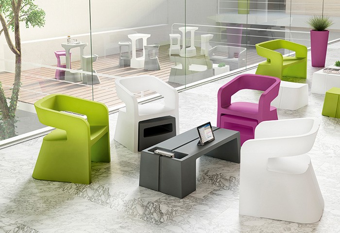 Główna galeria - Fotel z polietylenu KARLA firmy SOKOA - Antracyt (2)