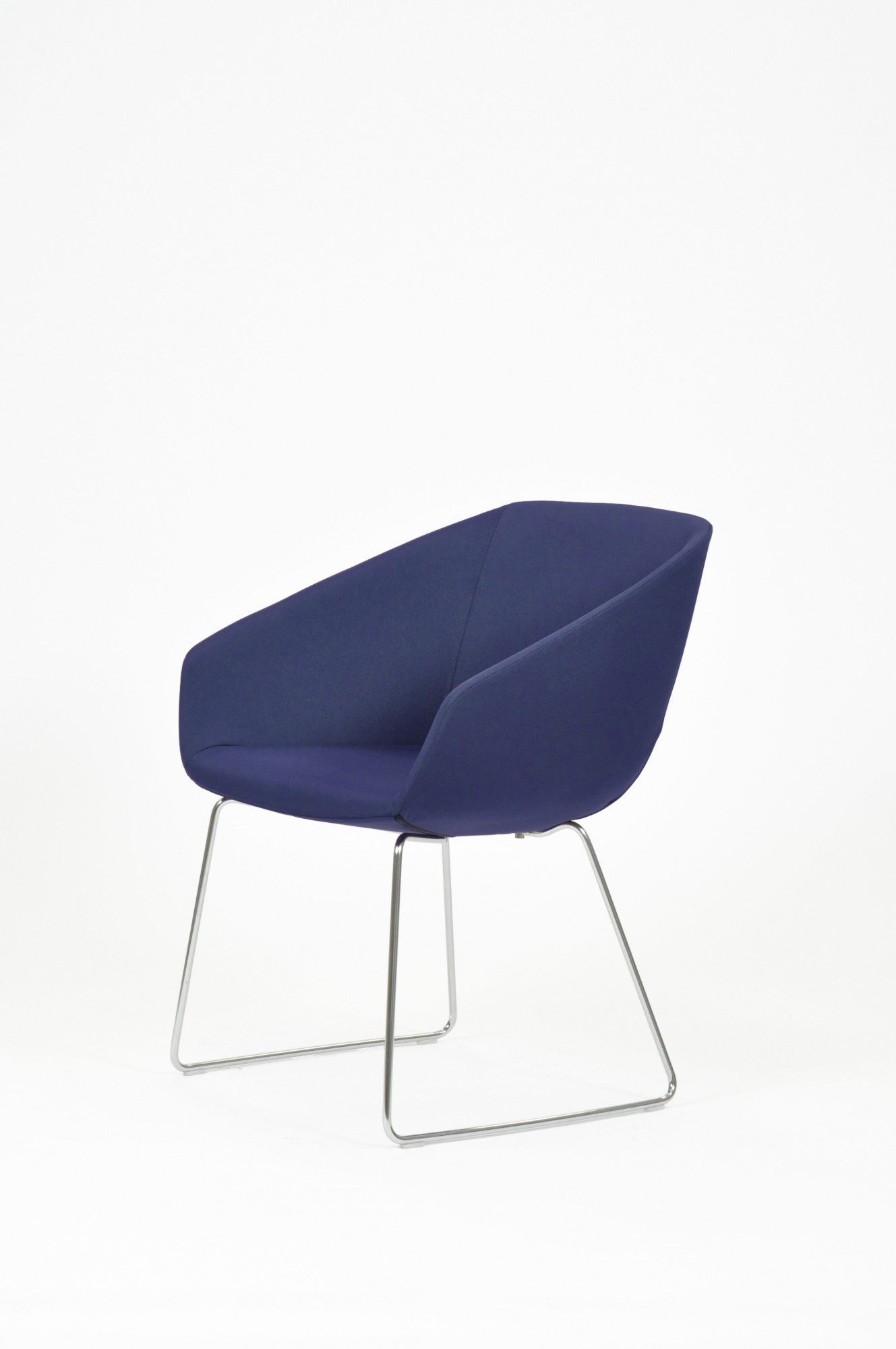 FOTEL LOTUS firmy Nowy Styl - Majencia - Niebieski