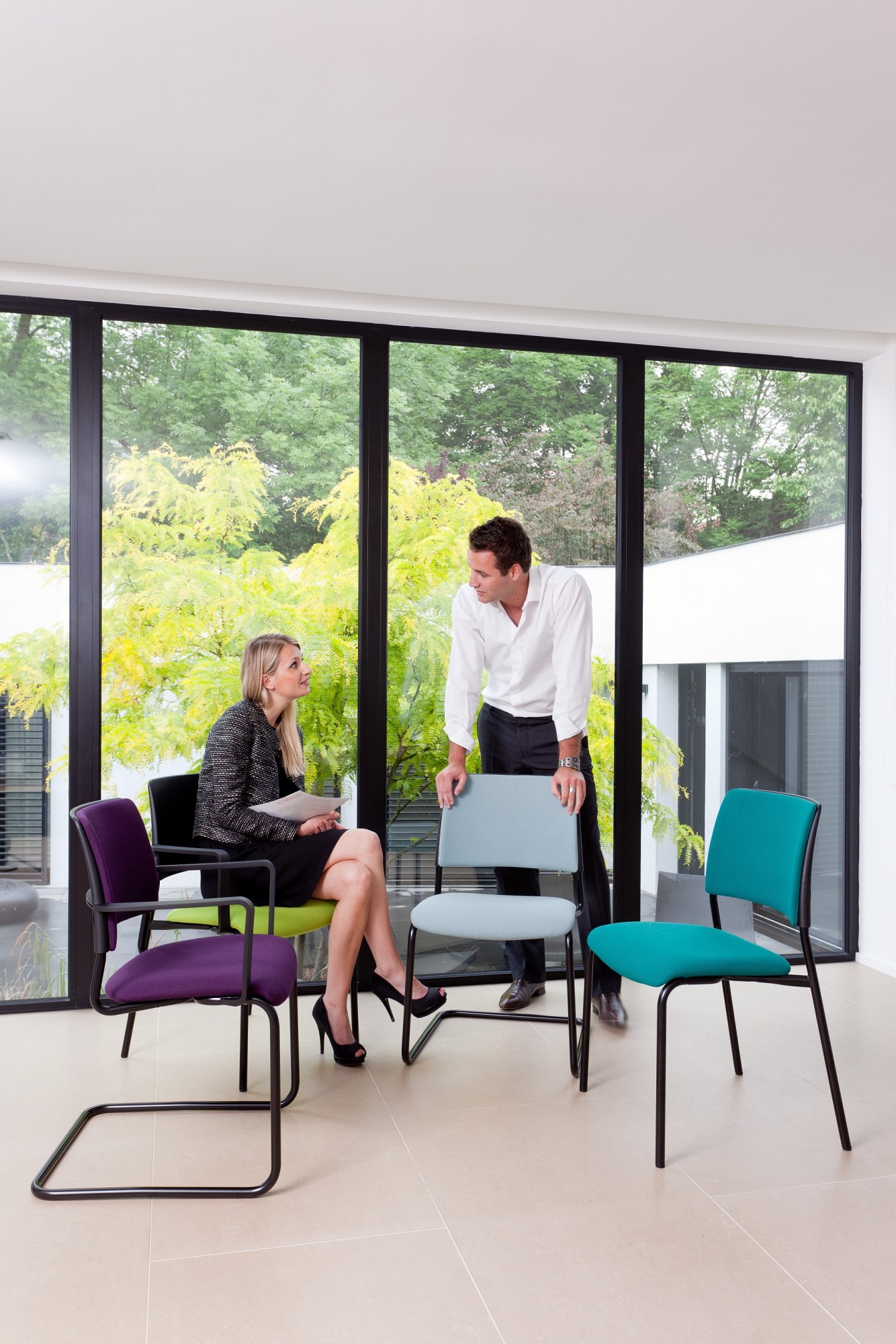 Główna galeria - Krzesło konferencyjne SOYA Nowy Styl - Majencia Jasno Niebieskie - Melange (3)