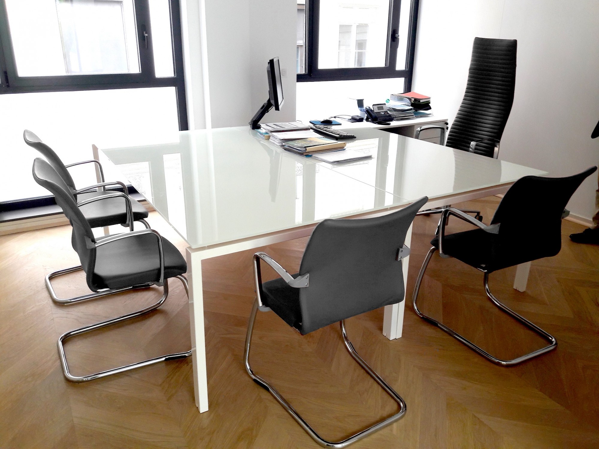 Główna galeria - Krzesło konferencyjne SEDNA Nowy Styl - Majencia Szare PŁOZA (2)