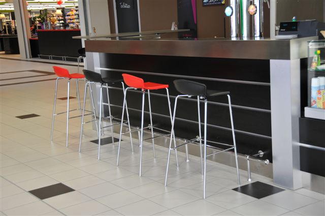 Główna galeria - Krzesło barowe / HOKER EASY H77 firmy GABER - Made in ITALY - Różowe (4)