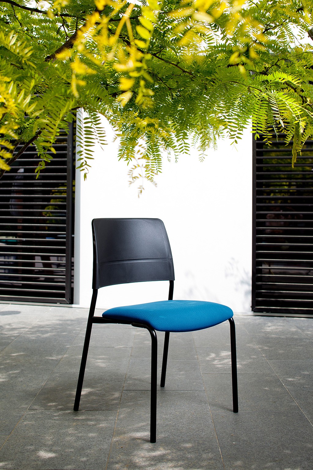 Główna galeria - Krzesło konferencyjne SOYA Nowy Styl - Majencia Niebieskie (5)