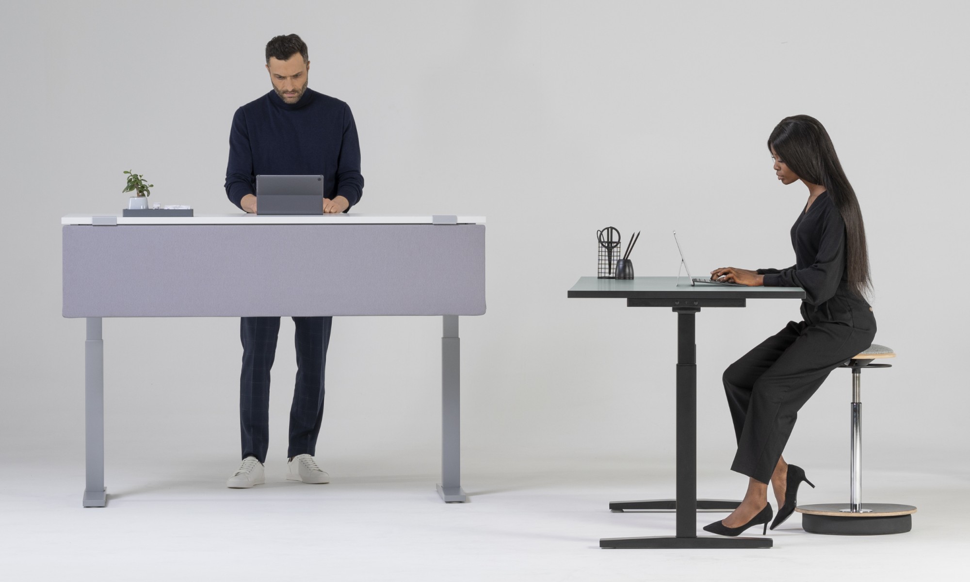 Główna galeria - Biurko elektryczne eUP 2 - biały blat czarna podstawa Nowy Styl 1200x700cm (3)