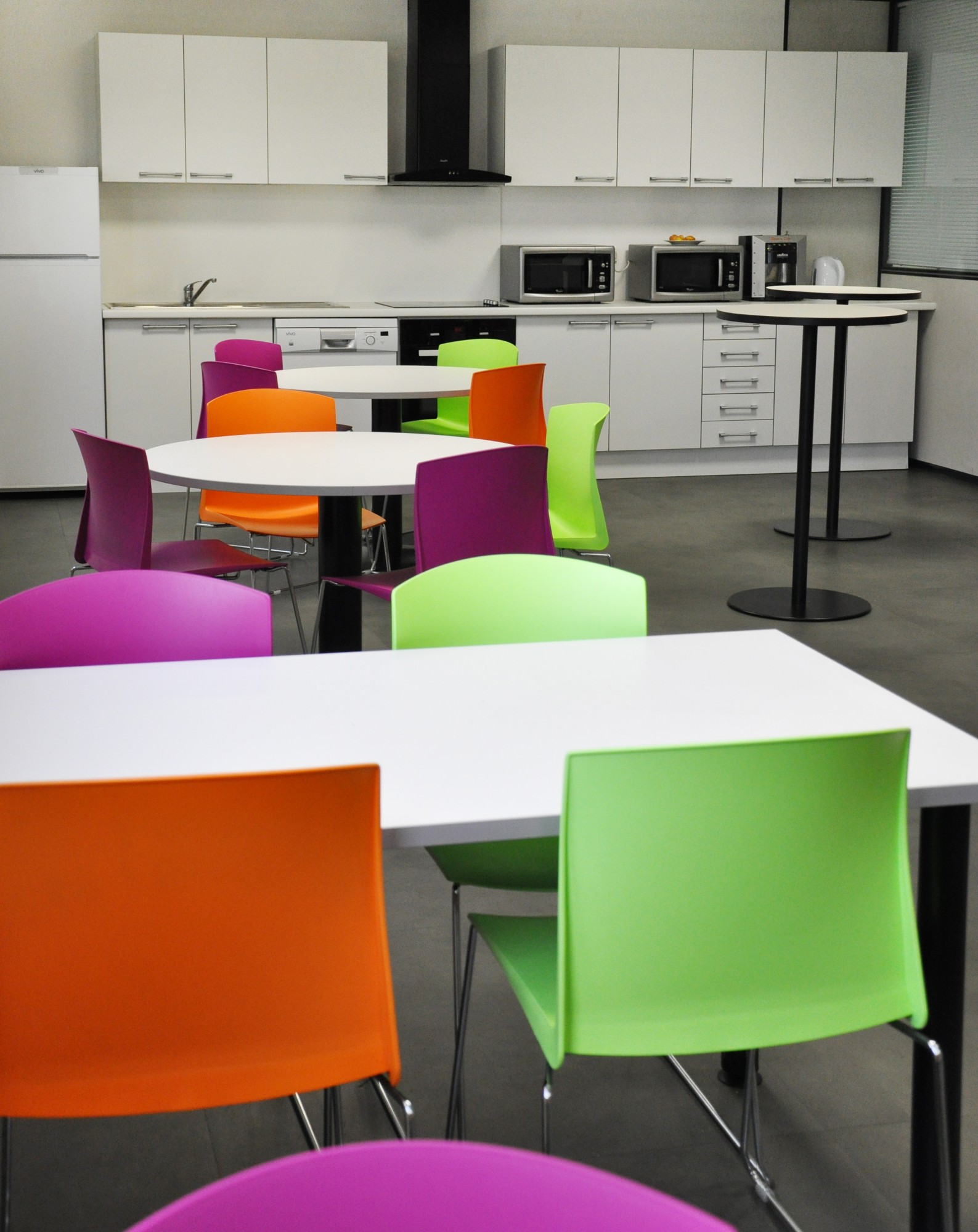 Główna galeria - Krzesło konferencyjne SILLA Nowy Styl - Majencia (4)