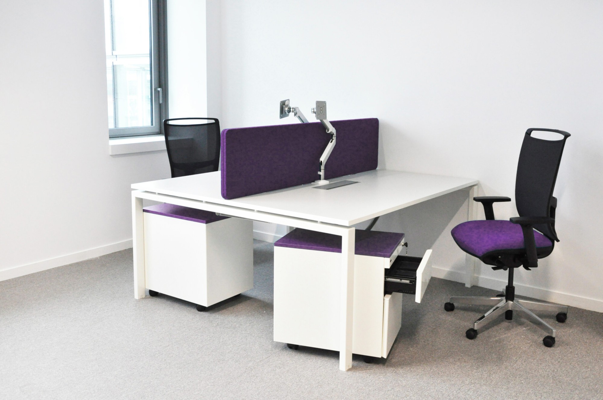 Główna galeria - Kontenerek Klea mobilny 36 szary z poduszką fioletowy Step (5)