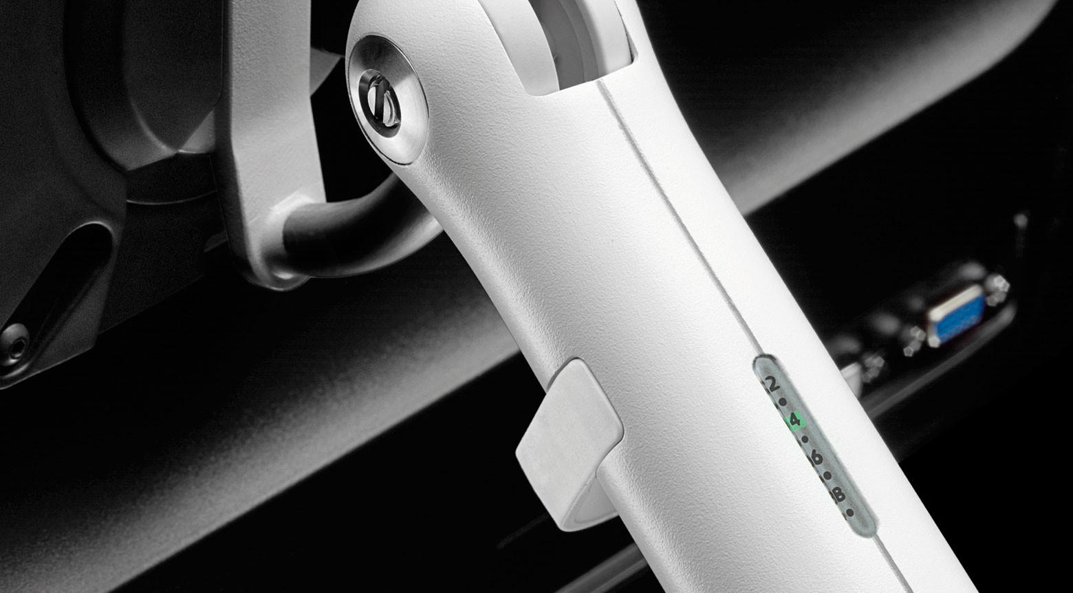 Główna galeria - Uchwyt do monitora FLO firmy CBS biały (2)