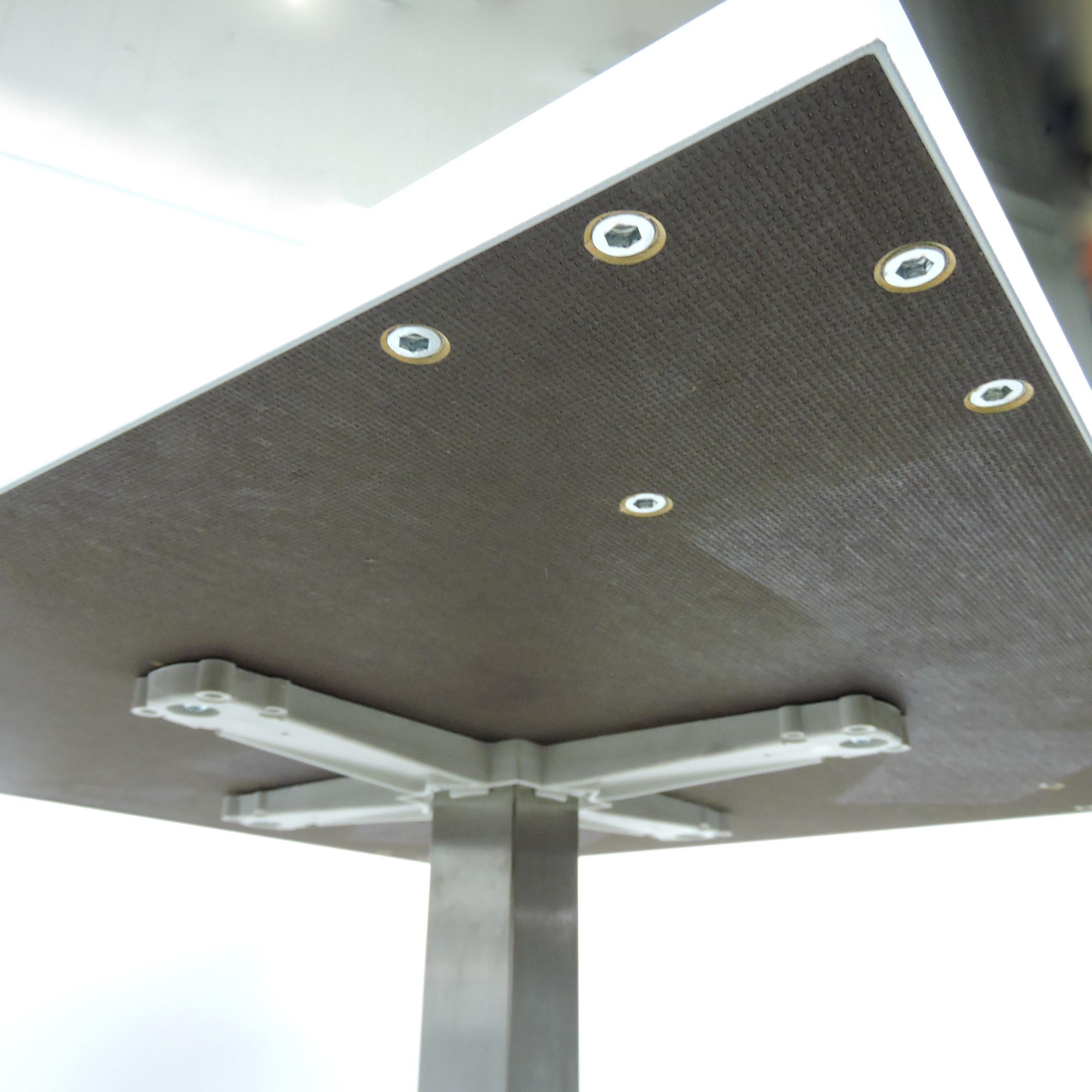 Stolik kawiarniany firmy GABER Q1 70x70 cm - Biały Blat