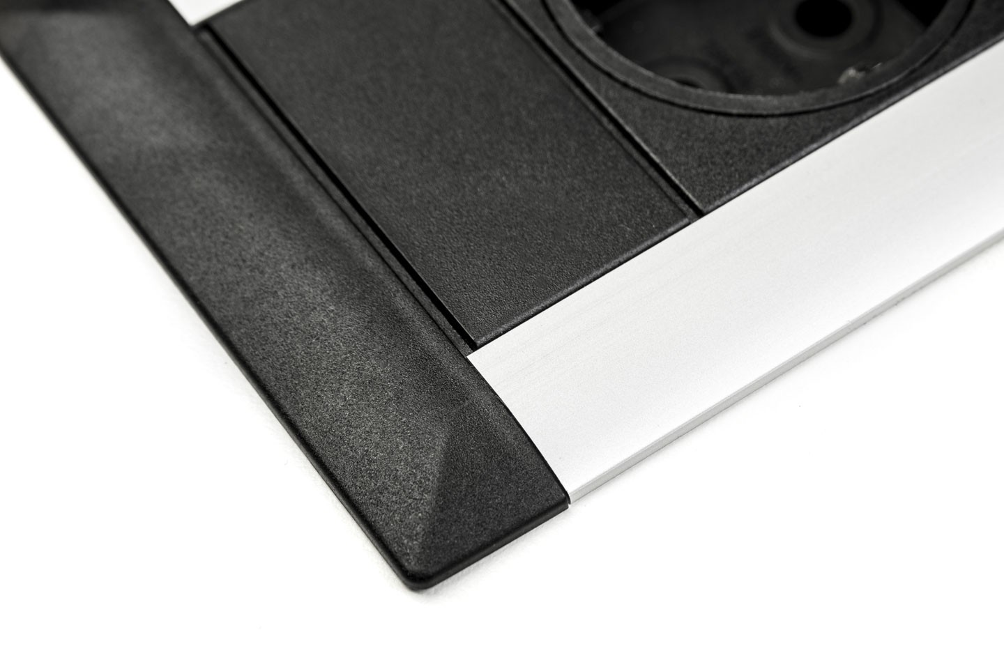 Listwa zasilająca montowana w blat EVOline FRAME DOCK 1x230V 1 xUSB