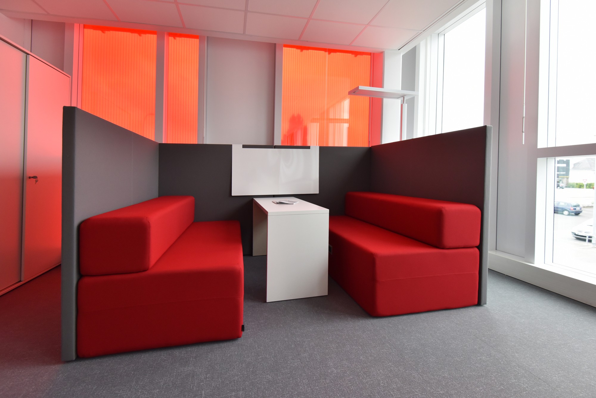 Główna galeria - Ławka 800x800mm bez oparcia z serii Softwork kolor czerwony (3)