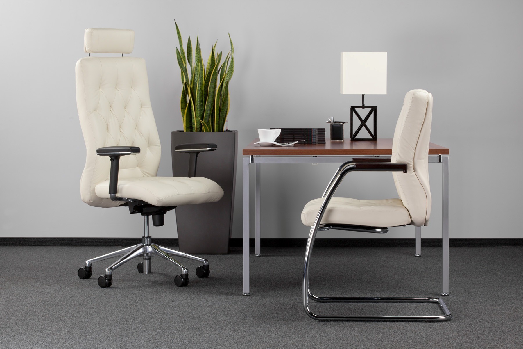 Główna galeria - Fotel obrotowy CHESTER EXTRA HRU R23P3 (2)