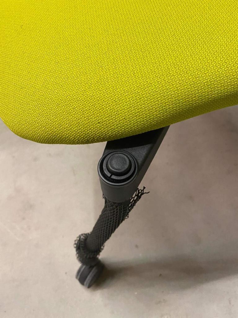 Główna galeria - Krzesło konferencyjne NEROLI Nowy Styl - Majencia Kółka bez pulpitu i podłokietników (7)